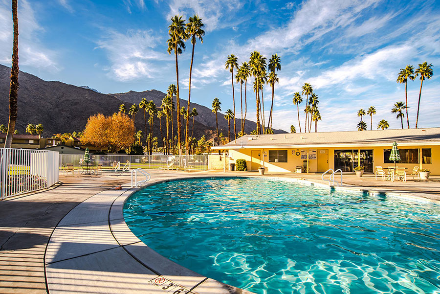 palm-canyon-mobile-club-swimming-pool